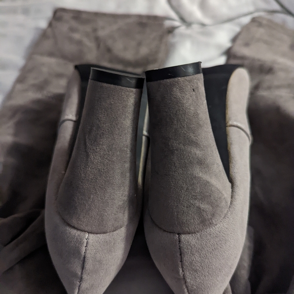 Suede knee high heeled boots - Picture 4 of 8